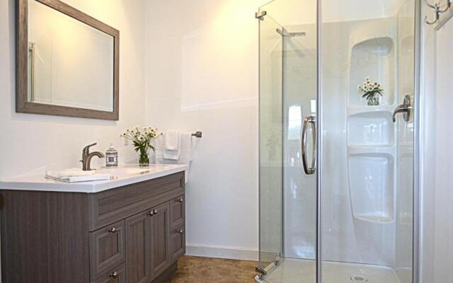 Still Point Lodge & Cottages