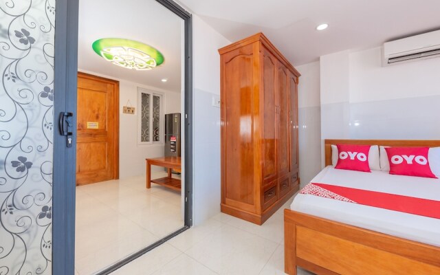 Flower House Apartment by OYO Rooms