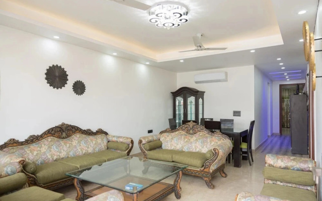 Under My Roof Luxury Apartment