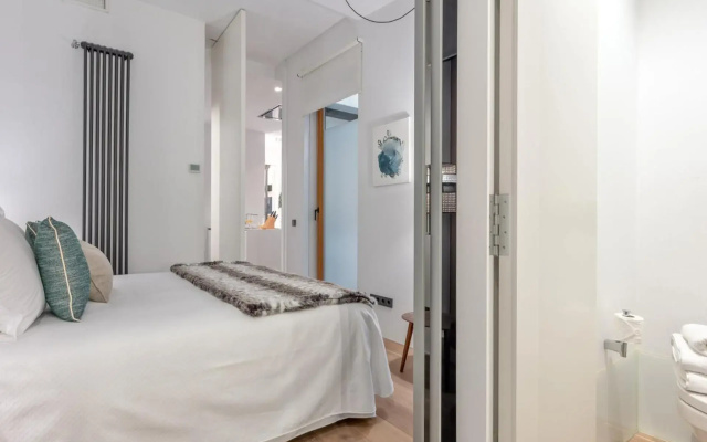 City Center modern apartment for 4 SANTA TERESA II