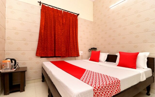 OYO 22090 Hotel Mall Residency