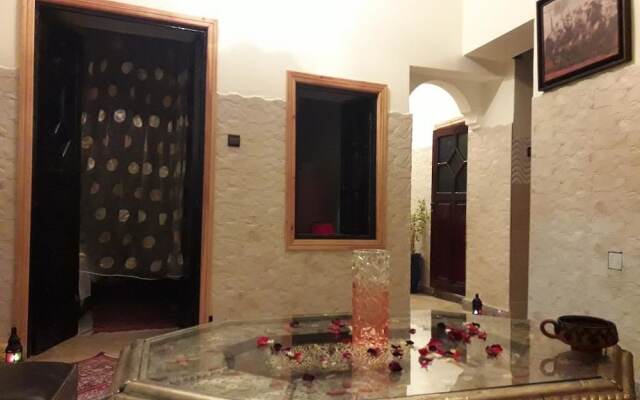 Full Moon Hostel