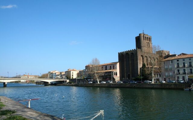 Studio in Agde, With Private Pool and Furnished Terrace - 50 m From th