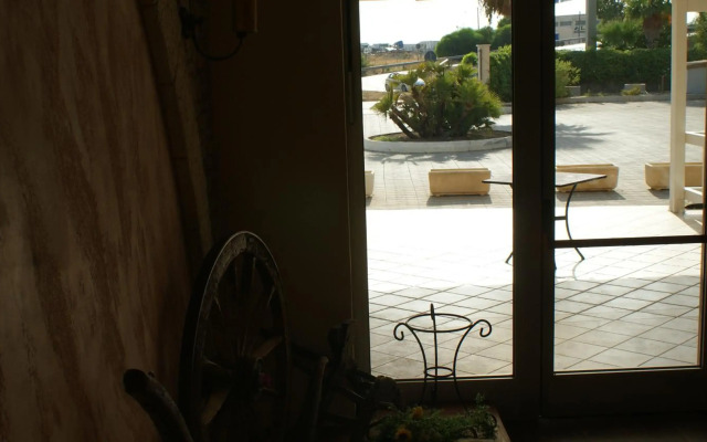 Mimi Hotel & Camping