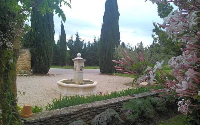 Mas des Bougainvillees