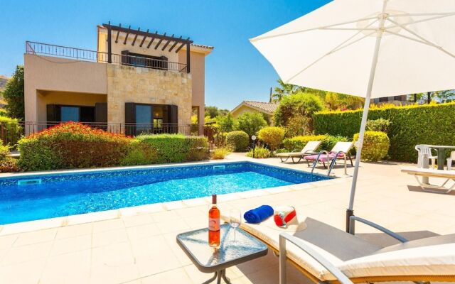 Villa Fortuna Large Private Pool Walk to Beach Sea Views A C Wifi Car Not Required - 2630