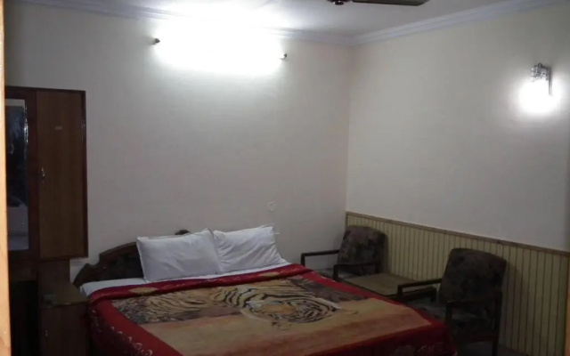 OYO 10229 Hotel Crystal – Guest Rooms – Manali