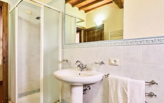 Farmhouse in Chianti With Pool and Garden