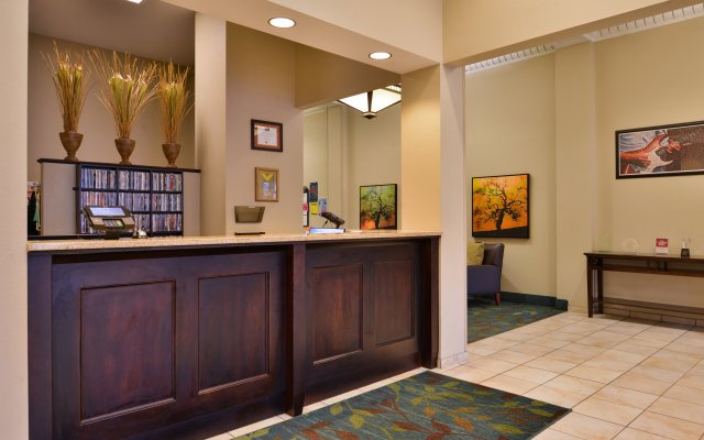 Candlewood Suites Terre Haute, an IHG Hotel