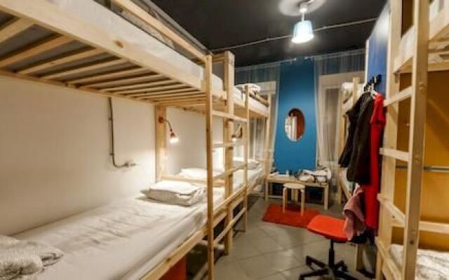 Fabrika Hostel&Gallery