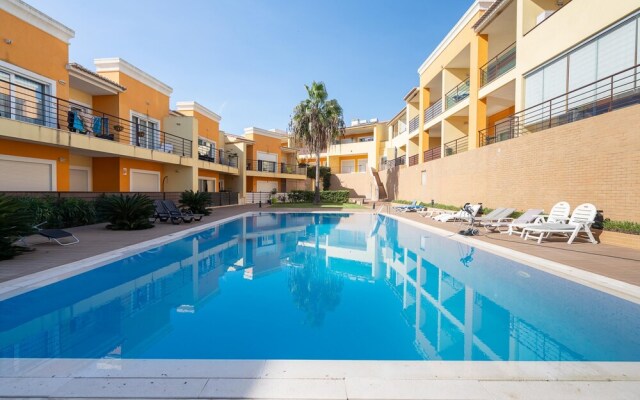 Bright and Modern 2 Bed Apartment Vale de Parra by Ideal Homes