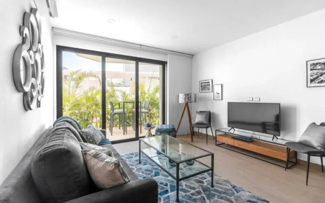 Neem 21 NILAY, Elegant Apartment 10 min from the Beach