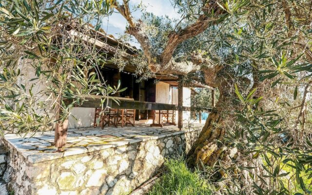 Quaint Holiday Home in Volimes Near Navagio Beach