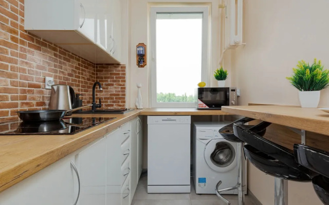 Apartment With Three Bedrooms by Renters