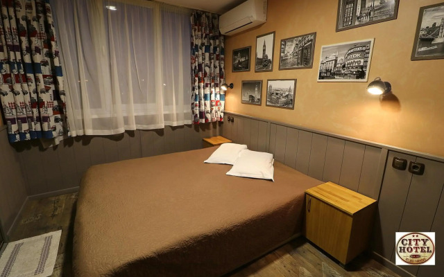 City Hotel