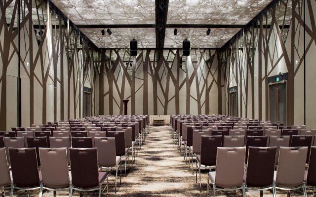 Crowne Plaza Changi Airport by IHG