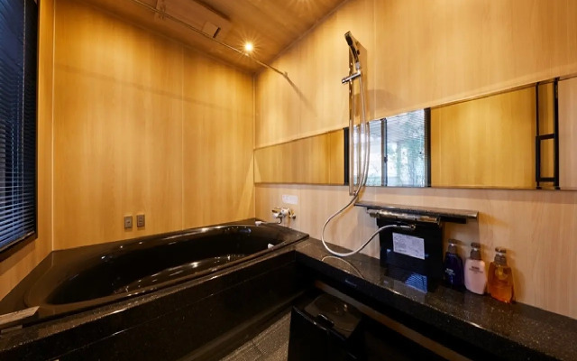 Rinn Shirakawa South