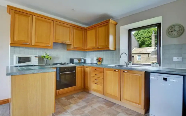 Traditional Holiday Home With Beautiful Views Over Meadows