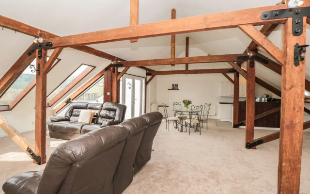 Lower Norton Apartment