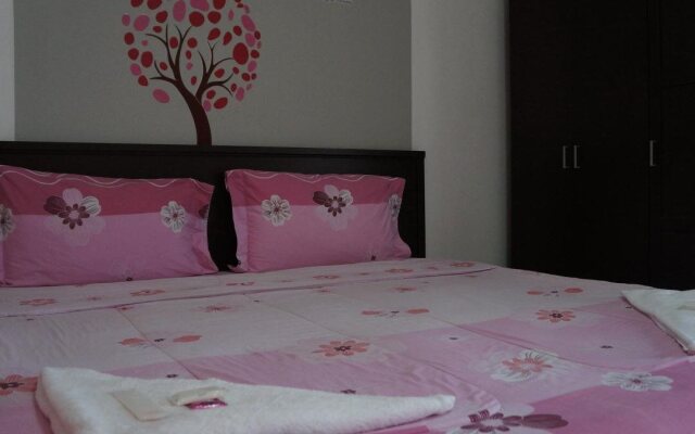Phuttipong Apartment