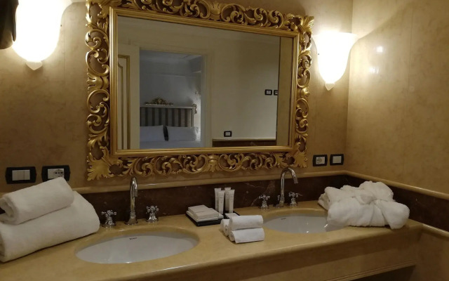 Cà Bonfadini Historic Experience Hotel Venice