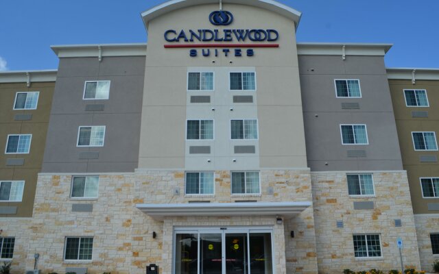 Candlewood Suites San Antonio Airport, an IHG Hotel