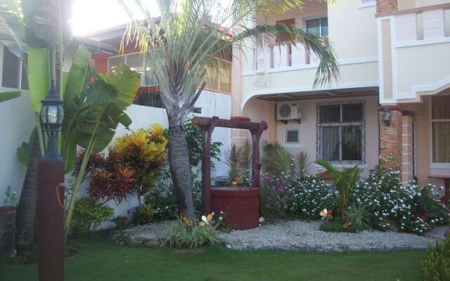 Nautilus Islands' View Lodge