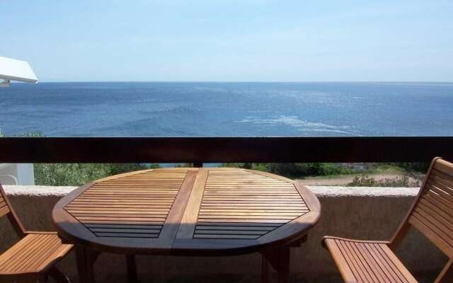 YVETTE MINI-VILLA - FACING THE SEA Apartment 2