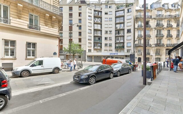 Nice T2 for 2 in Paris
