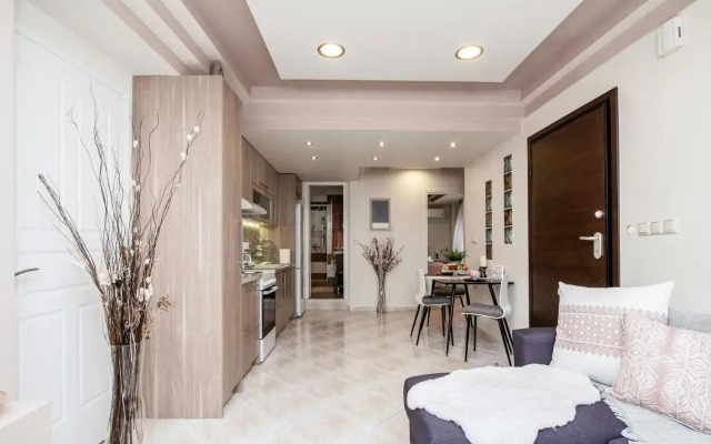 'The Ivory' House Project In Athens