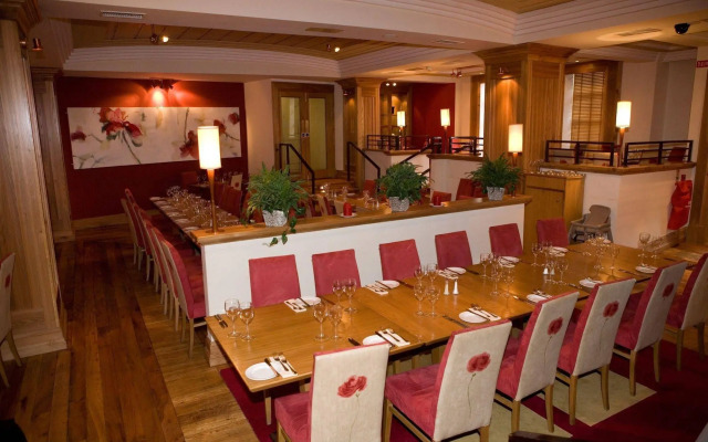 Carnegie Court Hotel