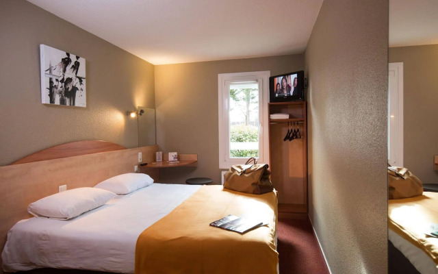 Kyriad Direct Orleans Ouest