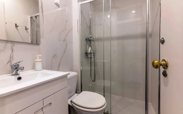 Bairro Alto Luz 2 Bedroom Apartment - RNU 69321