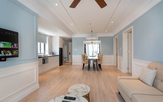 Louis Mo Apartment