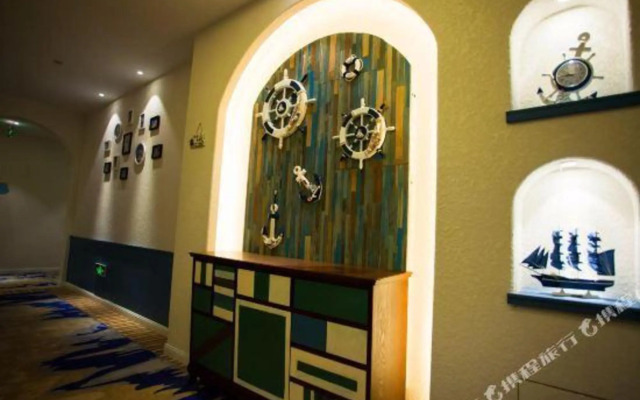 Honglilai Xixili Theme Hotel (Leshan High Speed Railway Station)