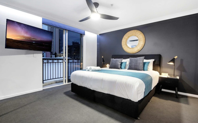Chevron Renaissance - Wow Stay