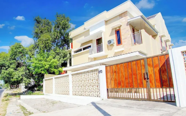 SPOT ON 94076 Tinampi House Syariah