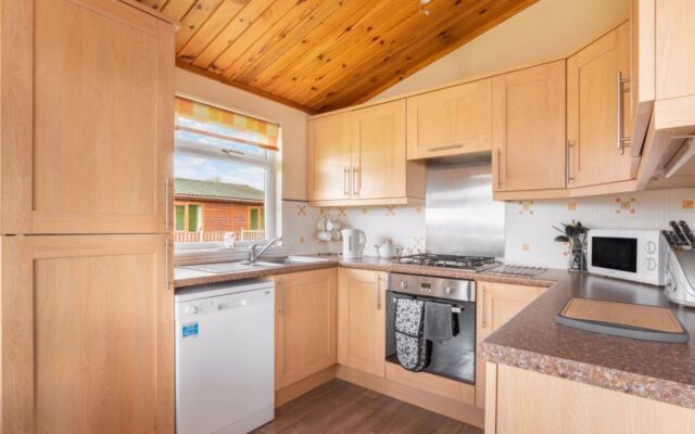 Loch Side Lodge 5