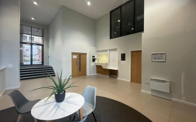 Adelphi Wharf Apartments by Beehosting