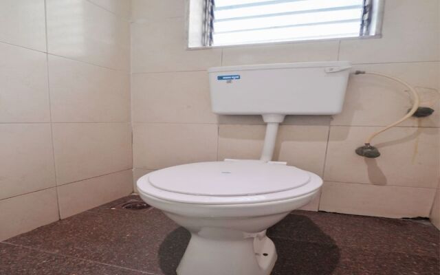 OYO 24337 Akshaya Lodging