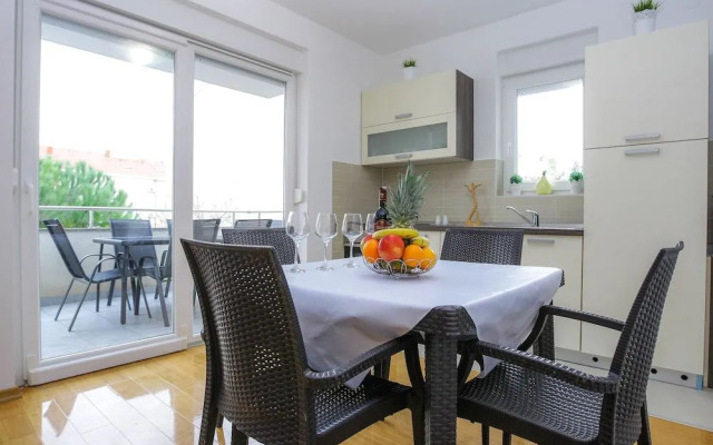 Summer Breeze Apartments