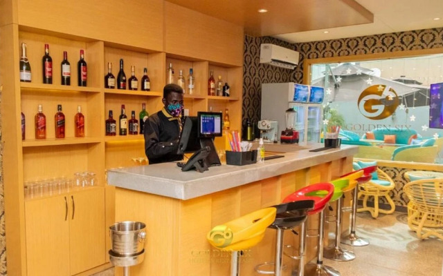 Golden Six Hotel & Restaurant