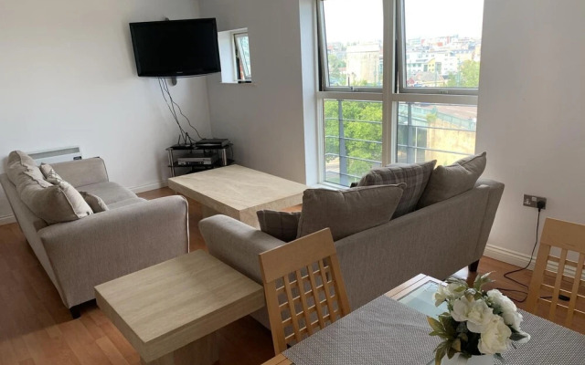 Impeccable 2-bed Apartment in Gateshead