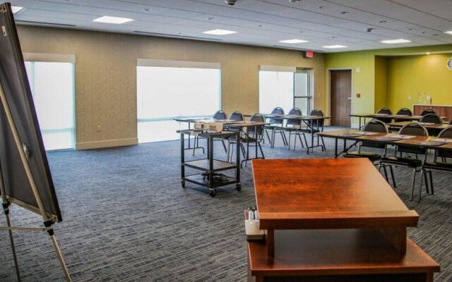 Holiday Inn Express & Suites Kingston-Ulster by IHG