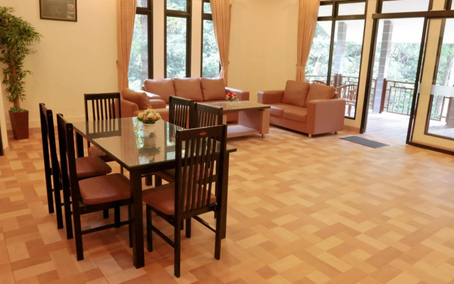 Taman Safari Lodge
