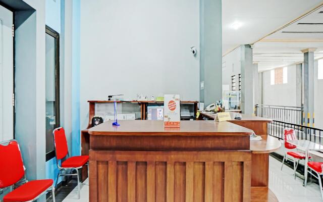 OYO 90396 The Halona Villa Batu