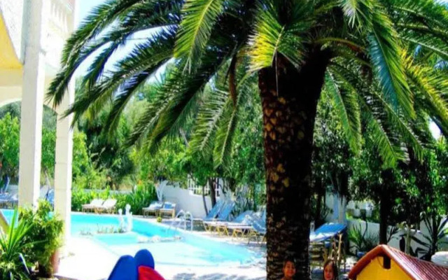 Flamingo Apartments Moraitika Corfu