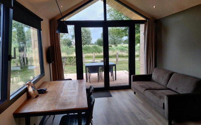 Chic Chalet Near Kuinderbos