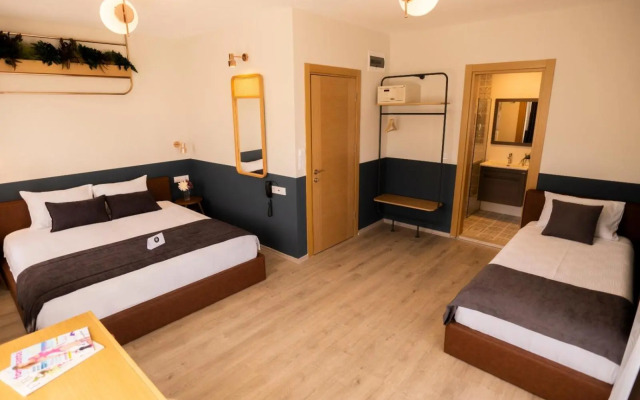 Urla 1867 Hotel