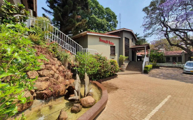 Serendib Suites & Conference Center